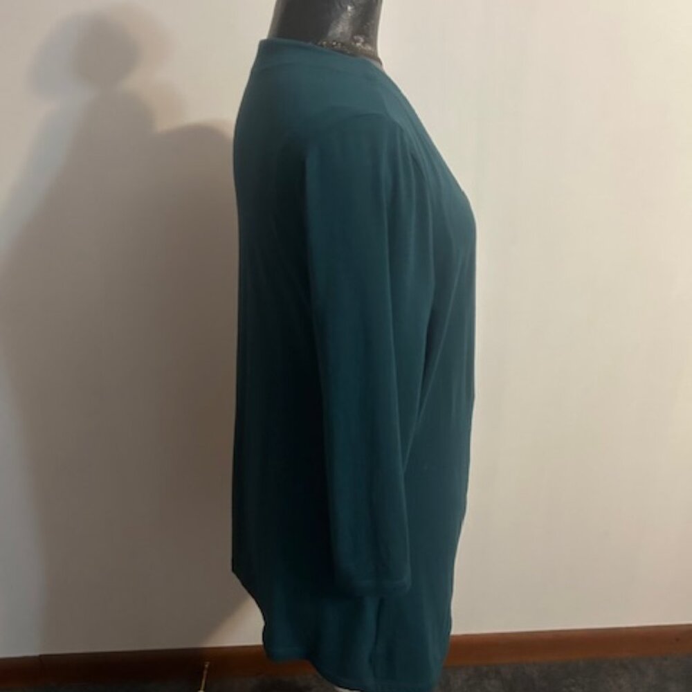 Soft Surrounding Green Faux Wrap V-neck 3/4 sleeves tunic, size 1X - Picture 2 of 7